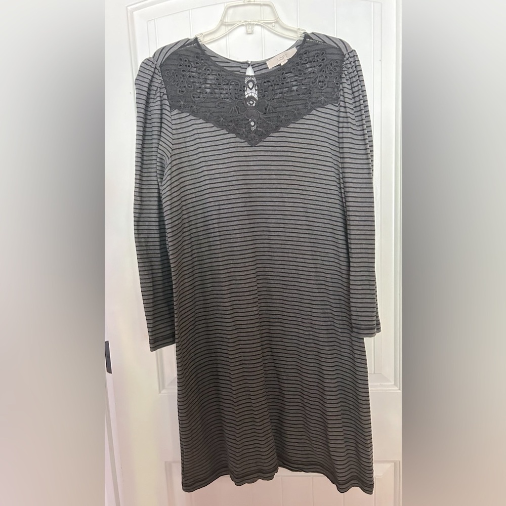 LOFT Long Sleeve Grey/Black Striped Dress Size Large Lace Detail‎